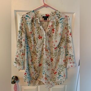 Flower 3/4 sleeve blouse size 1x